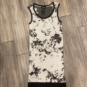 2011 or earlier! M/L stretch Bebe Dress-black/white, tight worn 1x